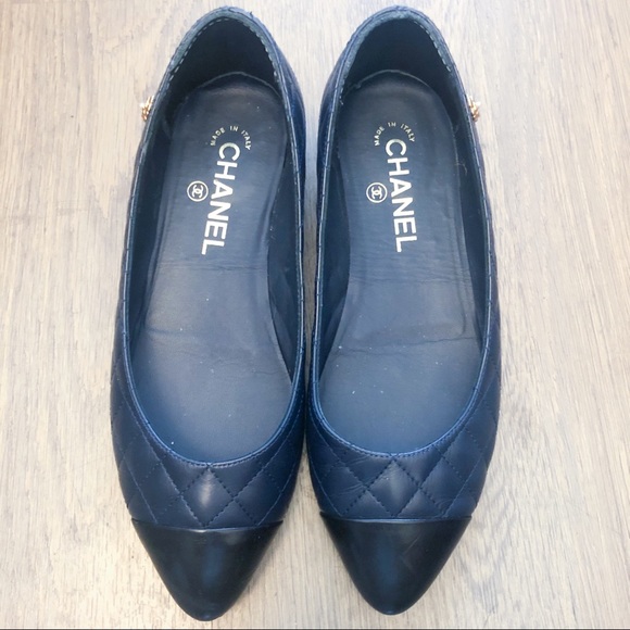 Chanel Lambskin Quilted Cap Toe Navy Black Flats - Picture 1 of 9